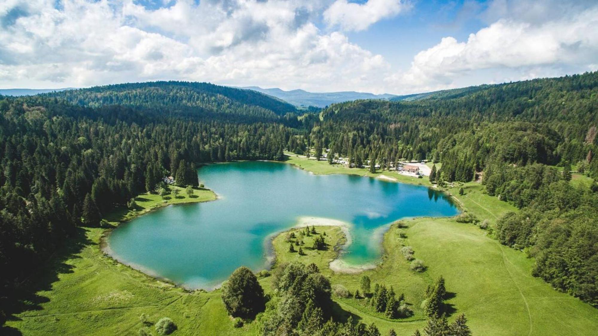 Entre Lacs Et Sapins Dortan Экстерьер фото